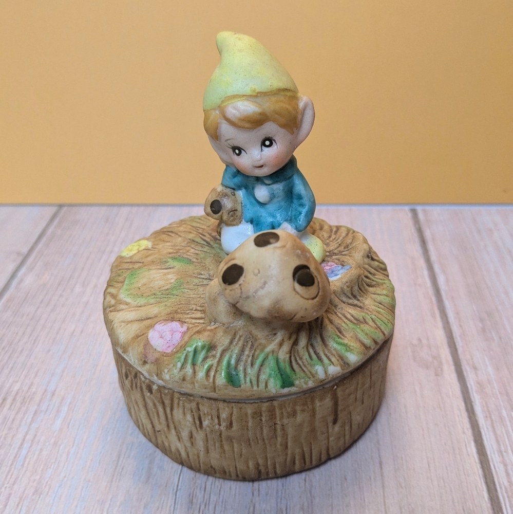 Pixie & Mushrooms Trinket Homco Round Dish